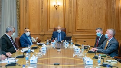 وزير الإنتاج الحربي يبحث مع وفد 