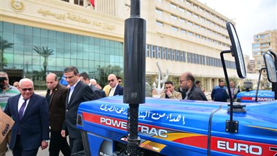 محافظة بورسعيد تتسلم 3 جرارات زراعية مهداة من البنك الزراعي