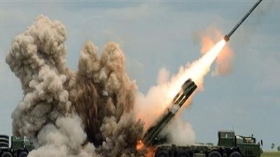 تقارير: إطلاق 8 صواريخ على منشأة عسكرية قرب لفيف