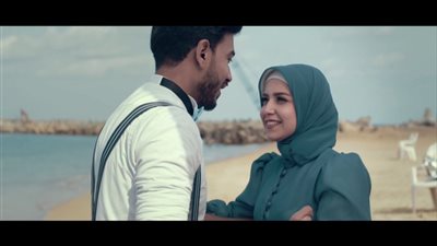  أحمد المغيني يكشف سبب ظهور زوجته في كليباته