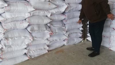 بعد توجيهات الرئيس.. ضبط مئات الأطنان من السلع الأساسية بعدة محافظات