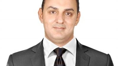 خبير اقتصادي يوضح أثر رفع الفائدة الأمريكية على أسواق الذهب والأسهم