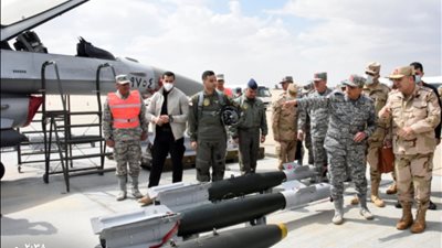 رئيس أركان حرب القوات المسلحة يتفقد إحدى القواعد الجوية