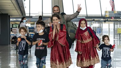 واشنطن تمنح اللاجئين الأفغان الحماية المؤقتة