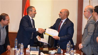 ضم أعضاء جمعية المؤلفين تحت مظلة التأمين الصحي (صور)