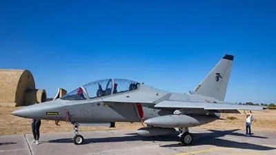 تحطم طائرة عسكرية في إيطاليا ومصرع أحد طياريها