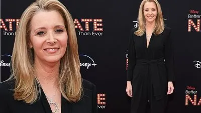 ليزا كودرو تحتفل بالعرض الخاص لفيلمها الجديد Better Nate than Ever