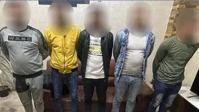 خطة الضباط المزيفة فشلت.. سقوط عصابة العملات الأجنبية بحدائق الأهرام 