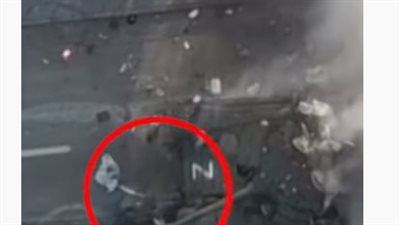 شاهد.. لحظة هروب جندي عقب استهداف دبابة روسية 