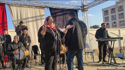 إقبال جماهيري كبير في اليوم الأول لإنطلاق قافلة ثقافية بقرية العلا ببرج العرب