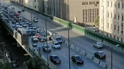 اصطدام سيارة ملاكي بسور محور 26 يوليو 