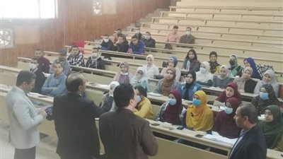 ندوة تعريفية عن ريادة الأعمال بعلوم سوهاج بالتعاون مع جهاز تنمية المشروعات