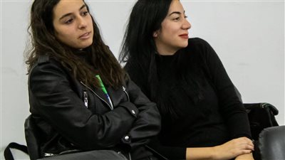 المخرج والمونتير محمود يسري يجمع بطلات سابع جار في حفل توقيع ديوانه الشعري الأول 