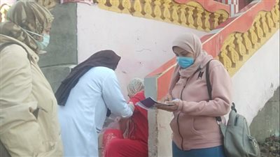 فرق متحركة من باب لباب لتطعيم المواطنين ضد كورونا بقرى ومدن الدقهلية