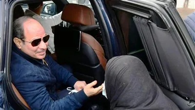 تفاصيل استجابة الرئيس السيسي لعلاج مواطنة صادفها بجولته التفقدية (فيديو)