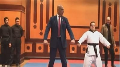 عميد تربية طنطا يكشف تفاصيل مشاركته أحد ذوي الهمم استعراض الكاراتيه (فيديو)