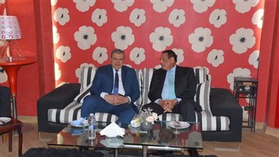 وزير القوى العاملة يصل البحيرة لتسليم 5 آلاف بوليصة تأمين للعمالة (صور)