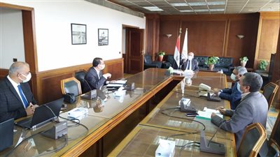 وزير الري يستعرض أعمال الرفع المساحي لمشروعي بحر البقر والحمام 