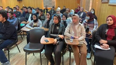  ندوة بجامعة سوهاج عن فرص السفر لتعلم الطب في أمريكا