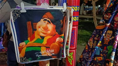 تعرف على أسعار الفوانيس والخيامية بسوق المنشية بالإسكندرية (فيديو وصور)