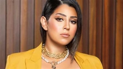 آيتن عامر زوجة محمد رياض في 