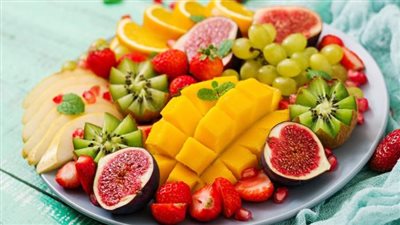 استشارة تغذية يحذر من تناول الفاكهة عقب الوجبات مباشرة (فيديو)