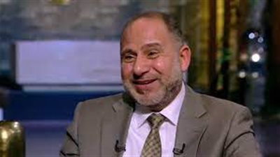 طبيب نفسي يحلل أسباب استغلال التاجر الجشع للأزمات (فيديو)