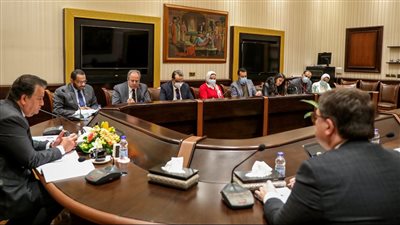 خالد عبد الغفار يبحث مع شركة «سيمنز» العالمية دعم القطاع الصحي بأحدث تقنيات التكنولوجيا الطبية