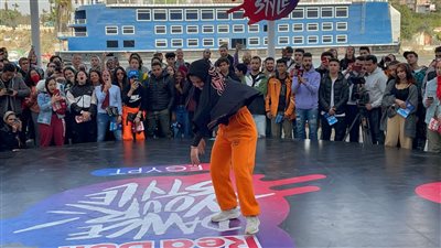 دكتورة بجامعة الأزهر توجه رسالة شديدة اللهجة للفتاة الراقصة بالحجاب: 