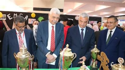 رئيس جامعة المنوفية يفتتح فعاليات مؤتمر كلية الطب ال27 ويكرم المتميزين