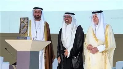 أمير مكة المكرمة يكرم قناة اقرأ بمعرض خدمات الحج والعمرة