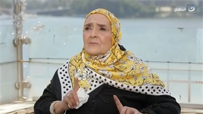 «من جد وجد ومن زرع حصد».. قصة كفاح سبعينية تحدت أميتها حتى وصلت للماجستير (صور)