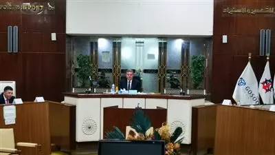  نقل تبعية شركتي النيل ومصر للسيارات من إلى 