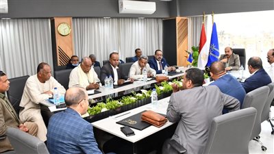 ننشر تفاصيل لقاء محافظ أسوان مع أعضاء مجلسى النواب والشيوخ