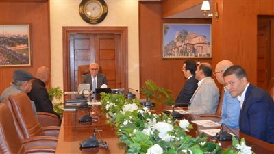 محافظ بورسعيد يستقبل ممثلي الشركة المصرية السعودية 