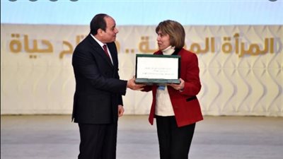 فريدة الشوباشي عن الرئيس السيسي: 