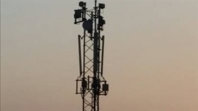 أهالي ملوي بالمنيا يستغيثون من إنشاء شبكات المحمول (صور)