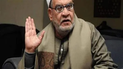 أحمد كريمة يعلق على اصطحاب رجل لمرأة أجنبية عنه لأداء العمرة (فيديو)