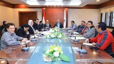 محافظ سوهاج يترأس اجتماع اللجنة العليا لفحص تراخيص البناء