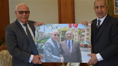 محافظ بورسعيد يستقبل رئيس الأكاديمية العربية للعلوم والتكنولوجيا والنقل البحري