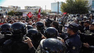 احتجاج في تونس للمطالبة بإطلاق سراح صحفي موقوف
