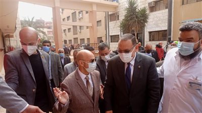  وكيل صحة الشرقية يفتتح وحدة الأشعة المقطعية بمستشفى ديرب نجم المركزي