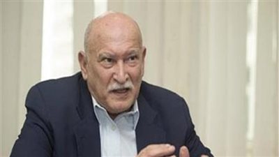 رئيس هيئة سلامة الغذاء يُحذر من الكيك المعلب لهذا السبب (فيديو)