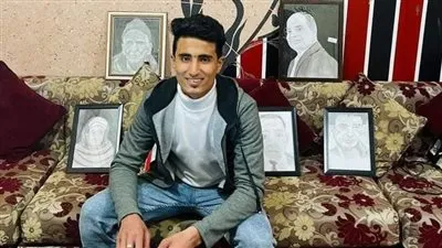 التحدي كشف موهبته.. ابن المنوفية تفوق في رسم الفنانين والمشاهير (فيديو)