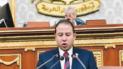 برلماني يطالب بالتصدي لفوضى صرف الأدوية دون روشتة 