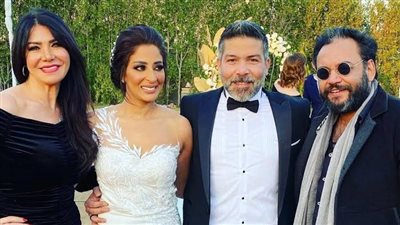 ياسر فرج يفاجئ جمهوره بصورة من حفل زفافه 