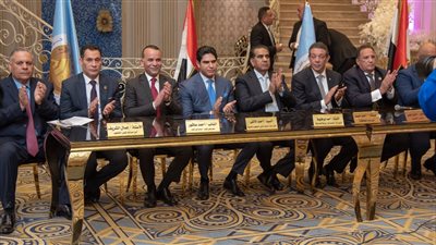 أبوهشيمه يلتقي محافظ الجيزة ويتفقد ويزور قادرون باختلاف 