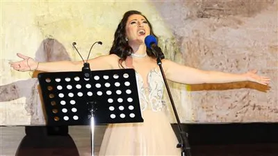 أميرة سليم تعود للقاهرة بعد نجاح حفل البحرين (صور) 