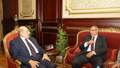  رئيس مجلس الشيوخ يلتقي برئيس حزب الوفد الجديد (صور)