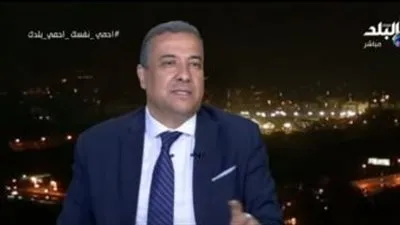 أستاذ أمراض كبد: 